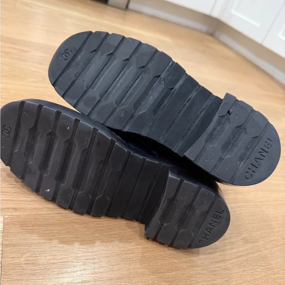 CHANEL Dark Blue and Black Quilted Leather Lace Up Boots - Picture 9 of 9